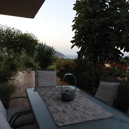 Chrissi's House With Garden And Sea View Zerviana * קיסאמוס